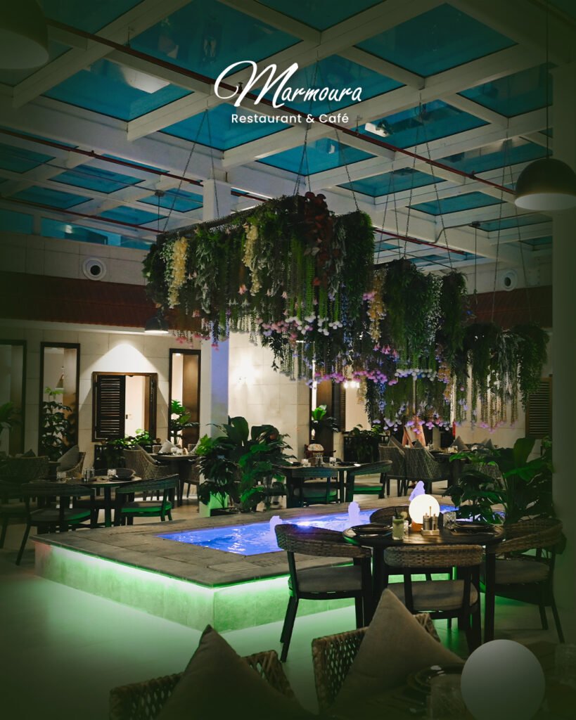 مرمورة: الجلسات الخارجية مطلة على النافورة