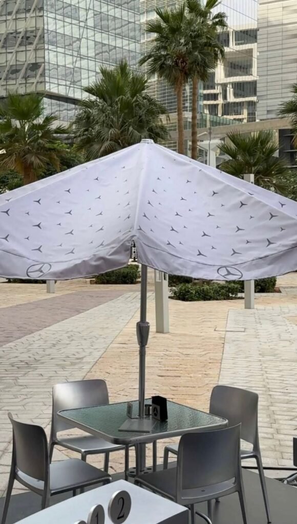 مرسيدس كافيه الجلسات الخارجية