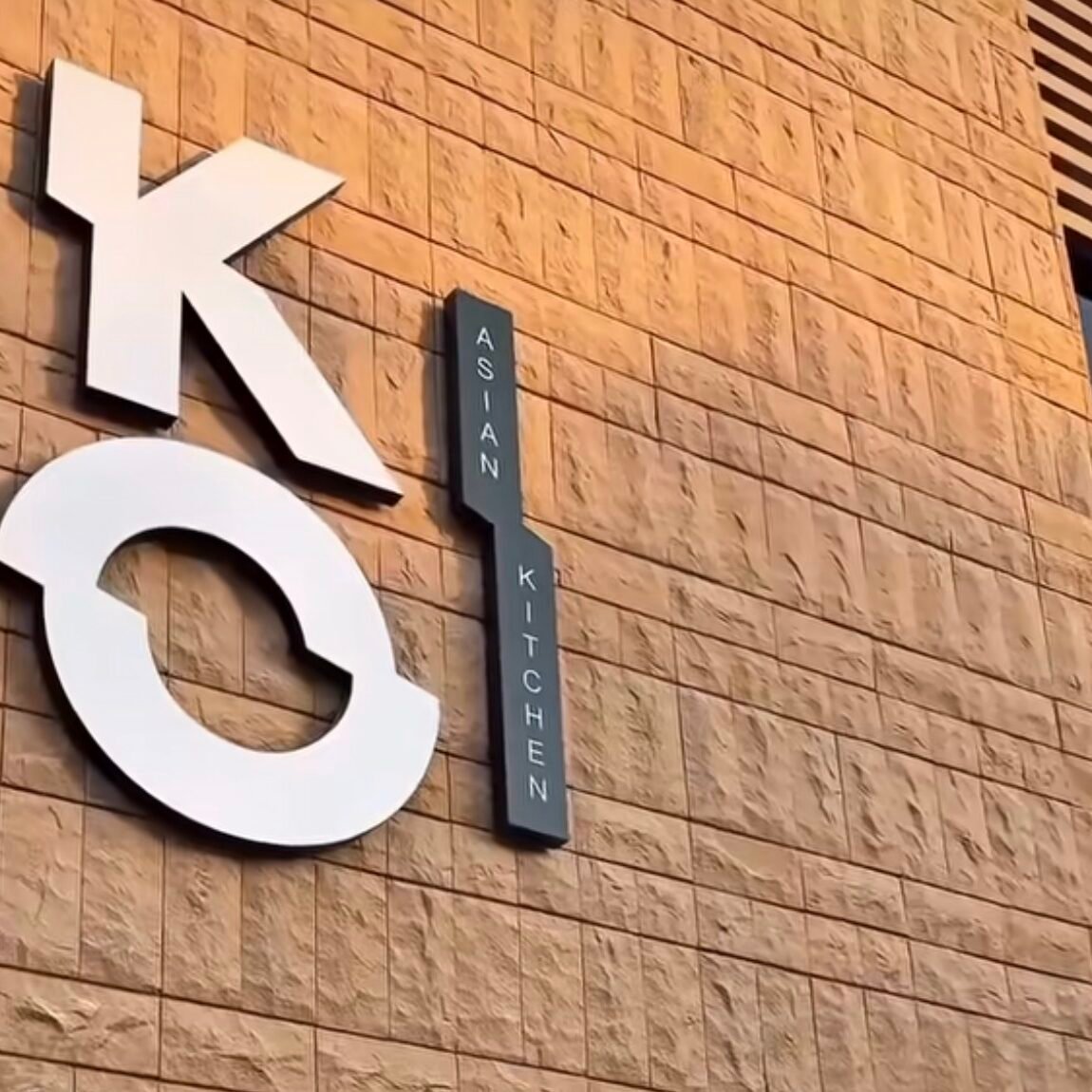 KO Asian Kitchenديكور خارجي للمطعم