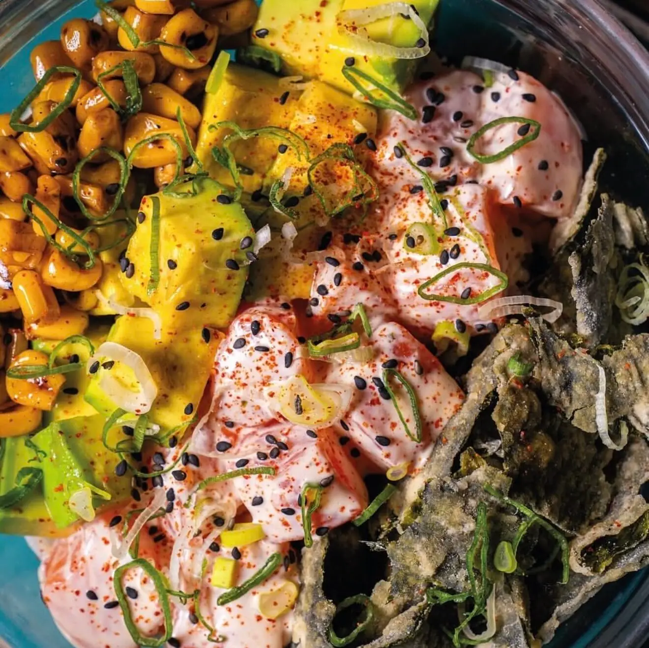 KO Asian Kitchenسلطة أفوكادو مع ذرة