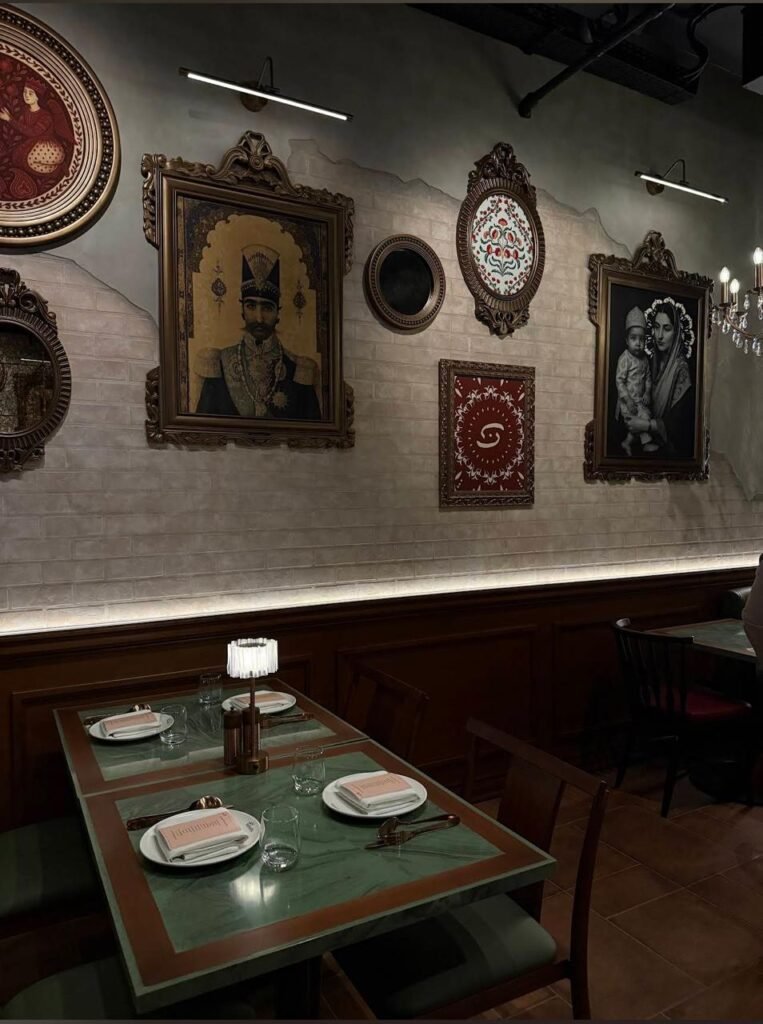 مامان ديكور داخلي للمطعم ولوحات تراثية