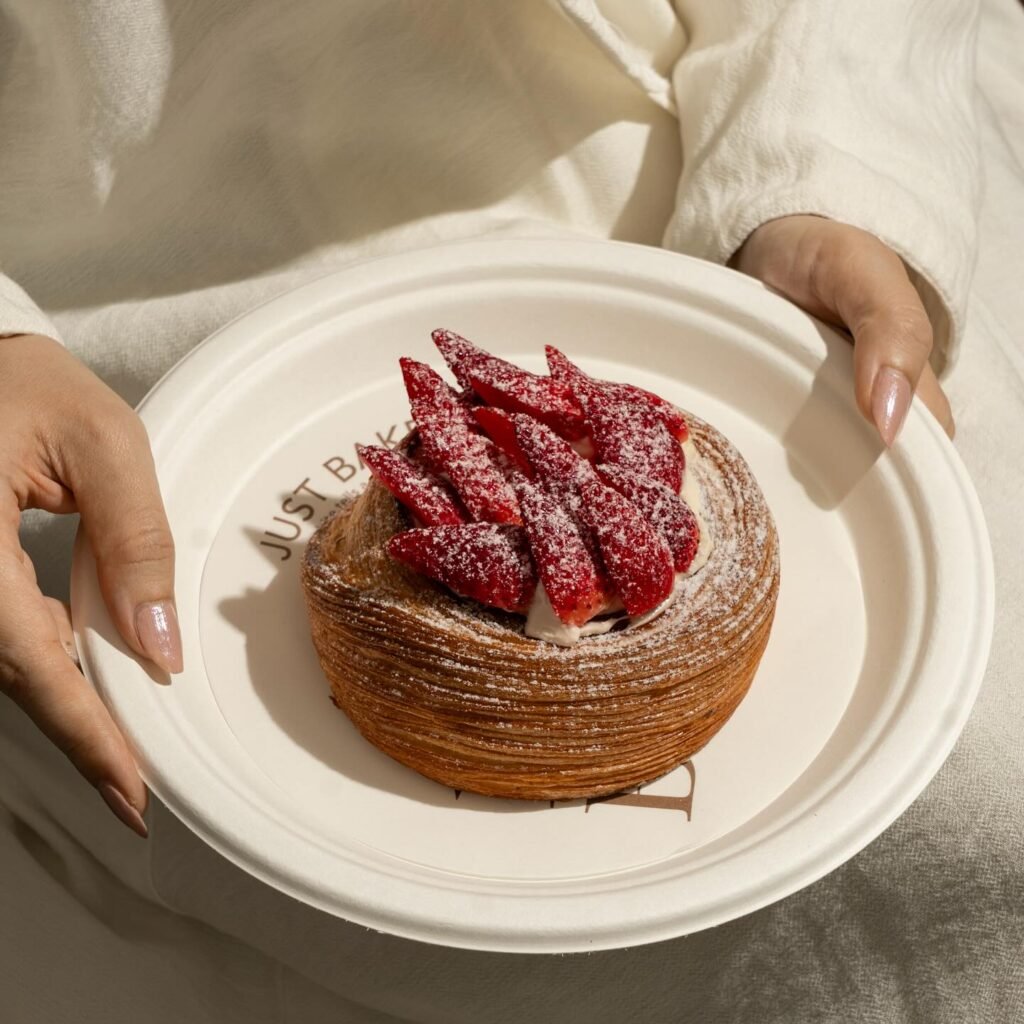 لوبين بيكري: دانيش فراولة