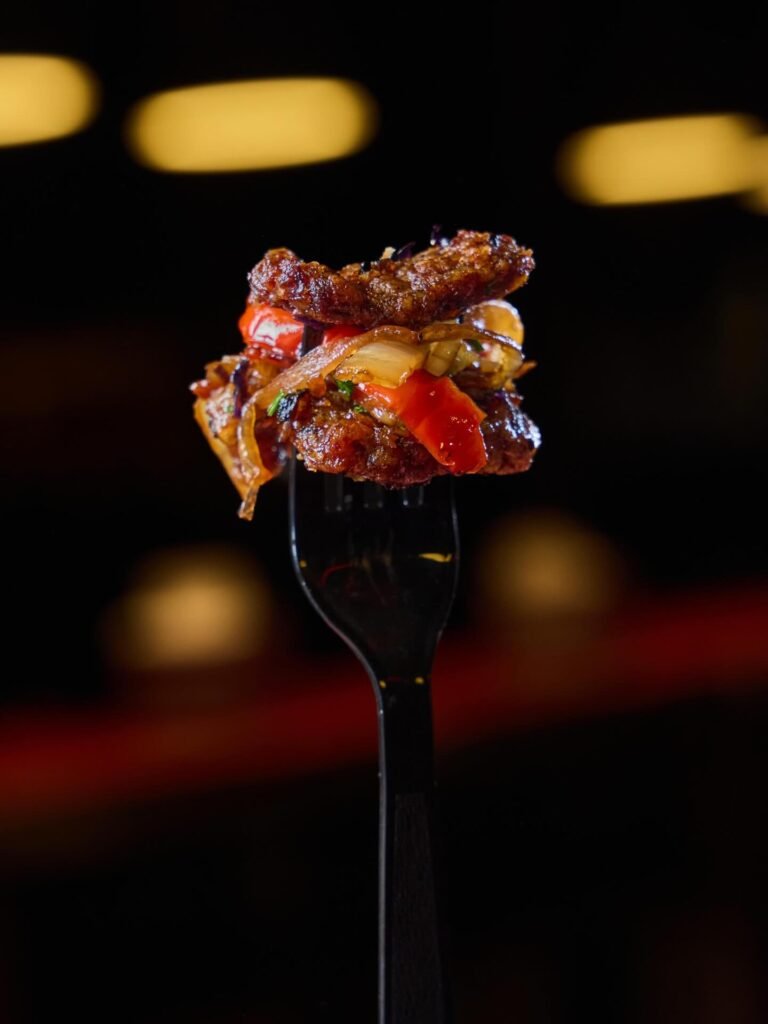 بلاكيش: قطع اللحم المشوي مع الخضار 