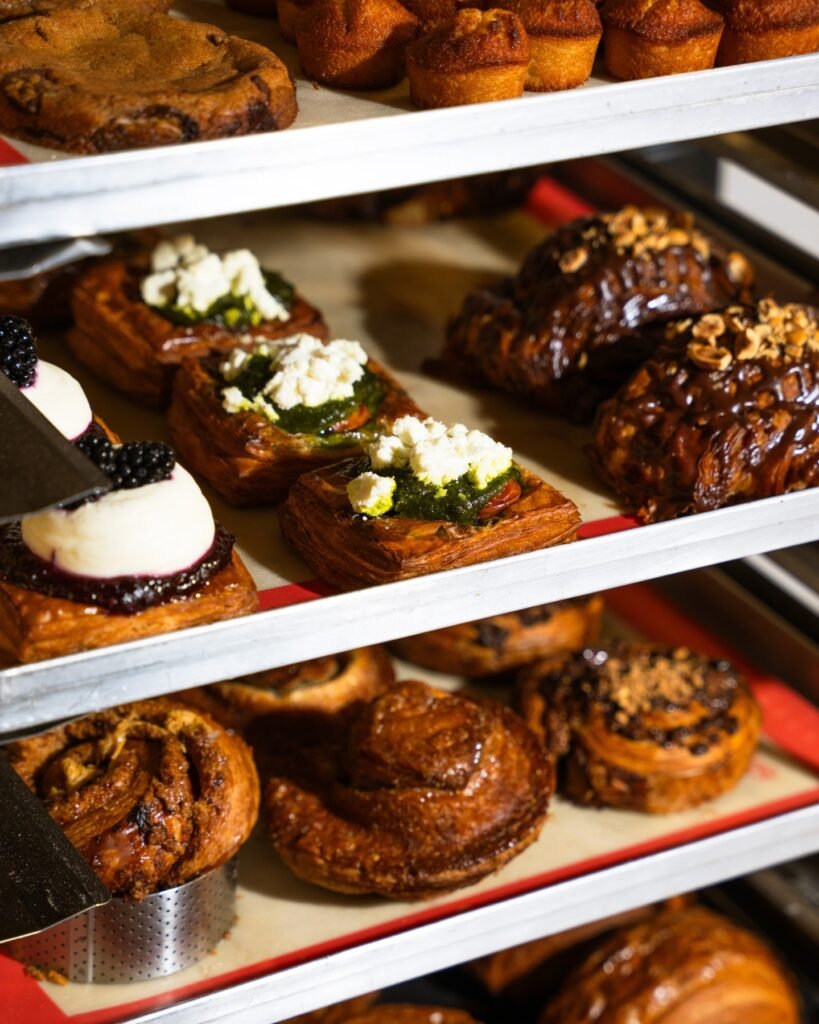 تي. إف بيكري: ترتيب المخبوزات داخل المخبز