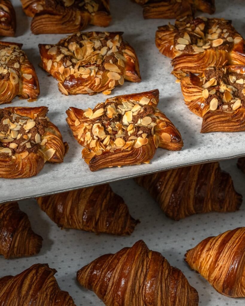 بريدي بيكري: كوروسون وبابكا اللوز بالقرفة 