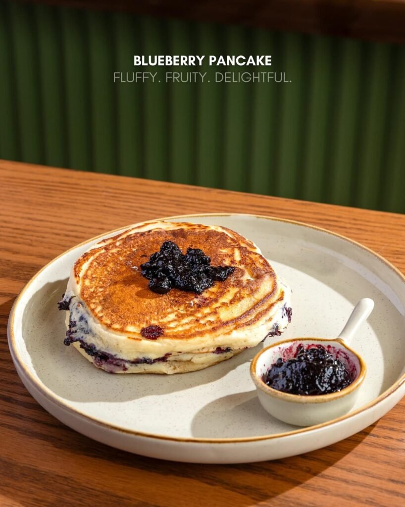 أروانا بيكري: بانكيك مع صوص التوت