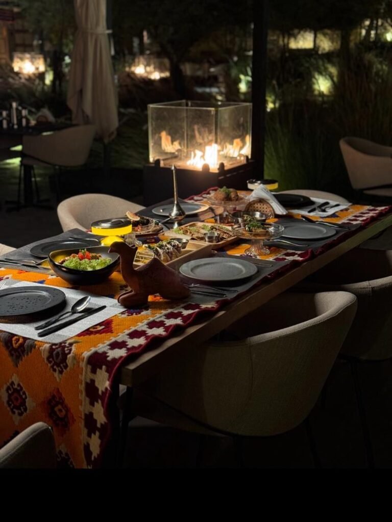 عتيق الرواق: جلسات المطعم