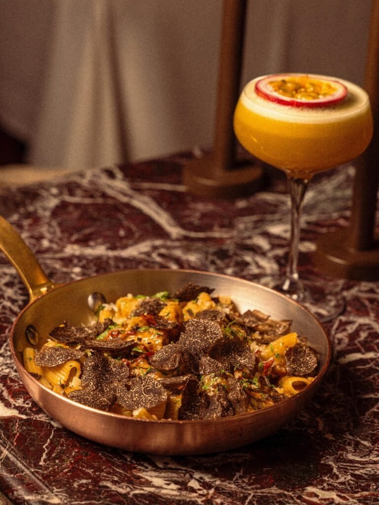 مامو مايكل أنجلو: طبق الباستا مع قطع الترافل الشهي