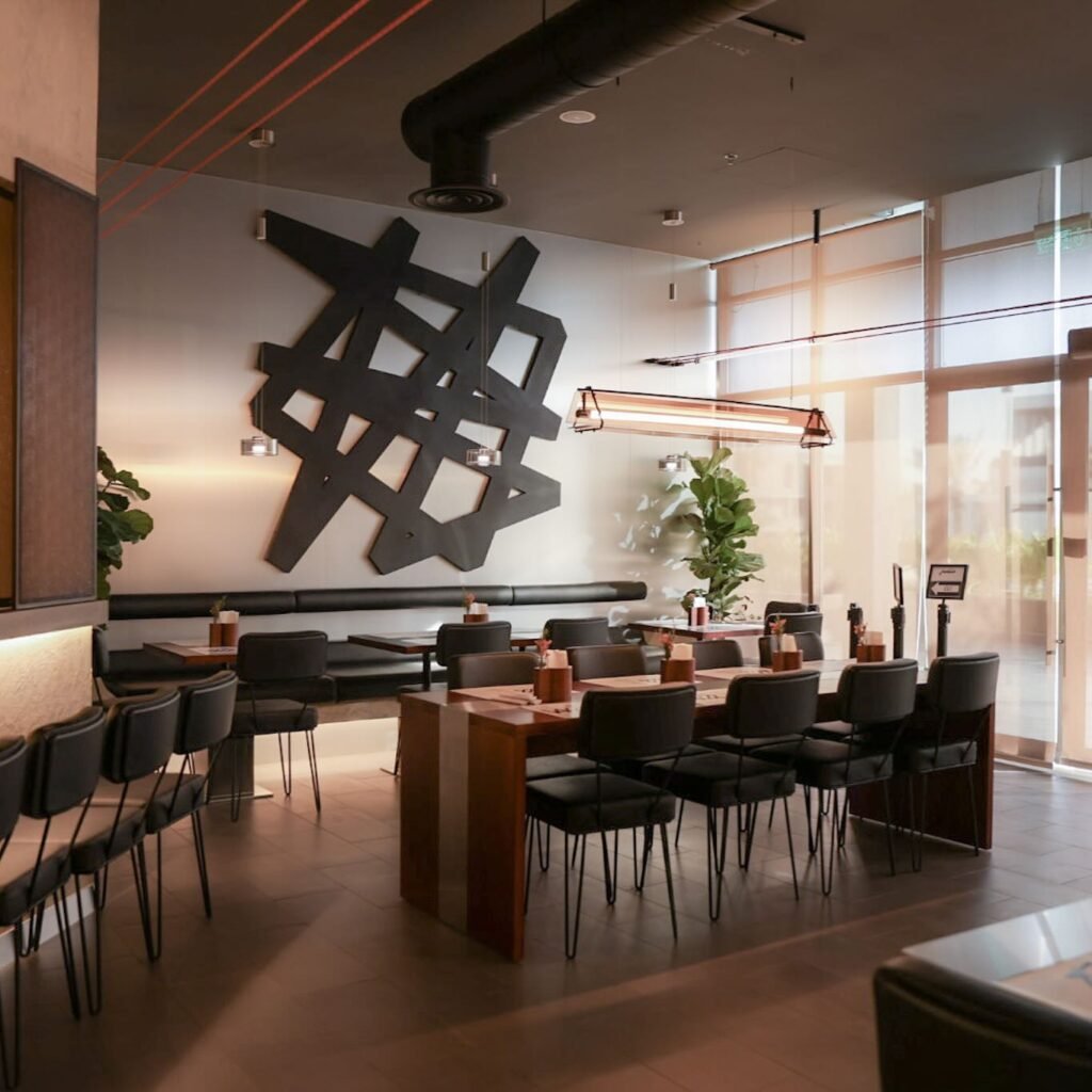 جنكي برجر : الديكور الداخلي للمطعم