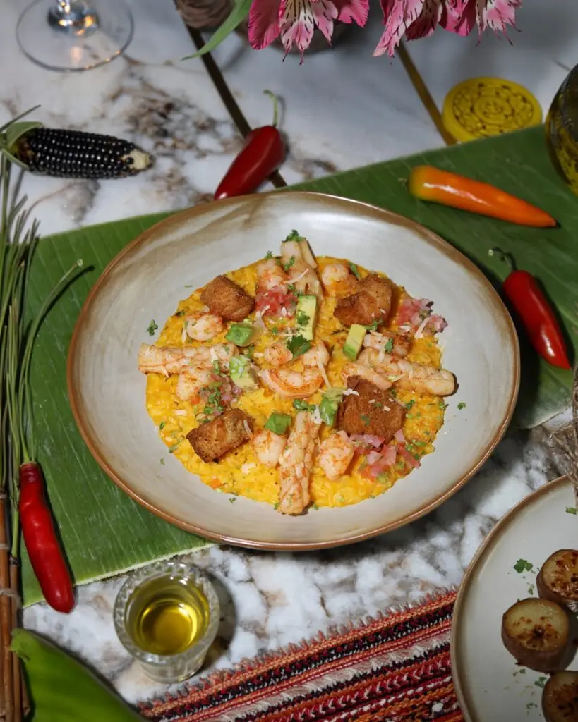 سيرا Sira: طبق الرز مع قطع السمك الشهي